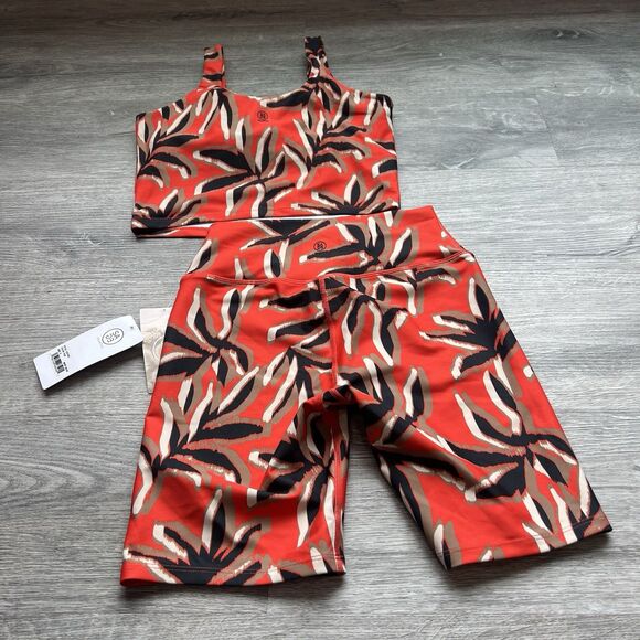 Sage Collective Crop Top Biker Shorts Set Women's  Red Palm Print NWT $115 SMALL - Picture 2 of 11